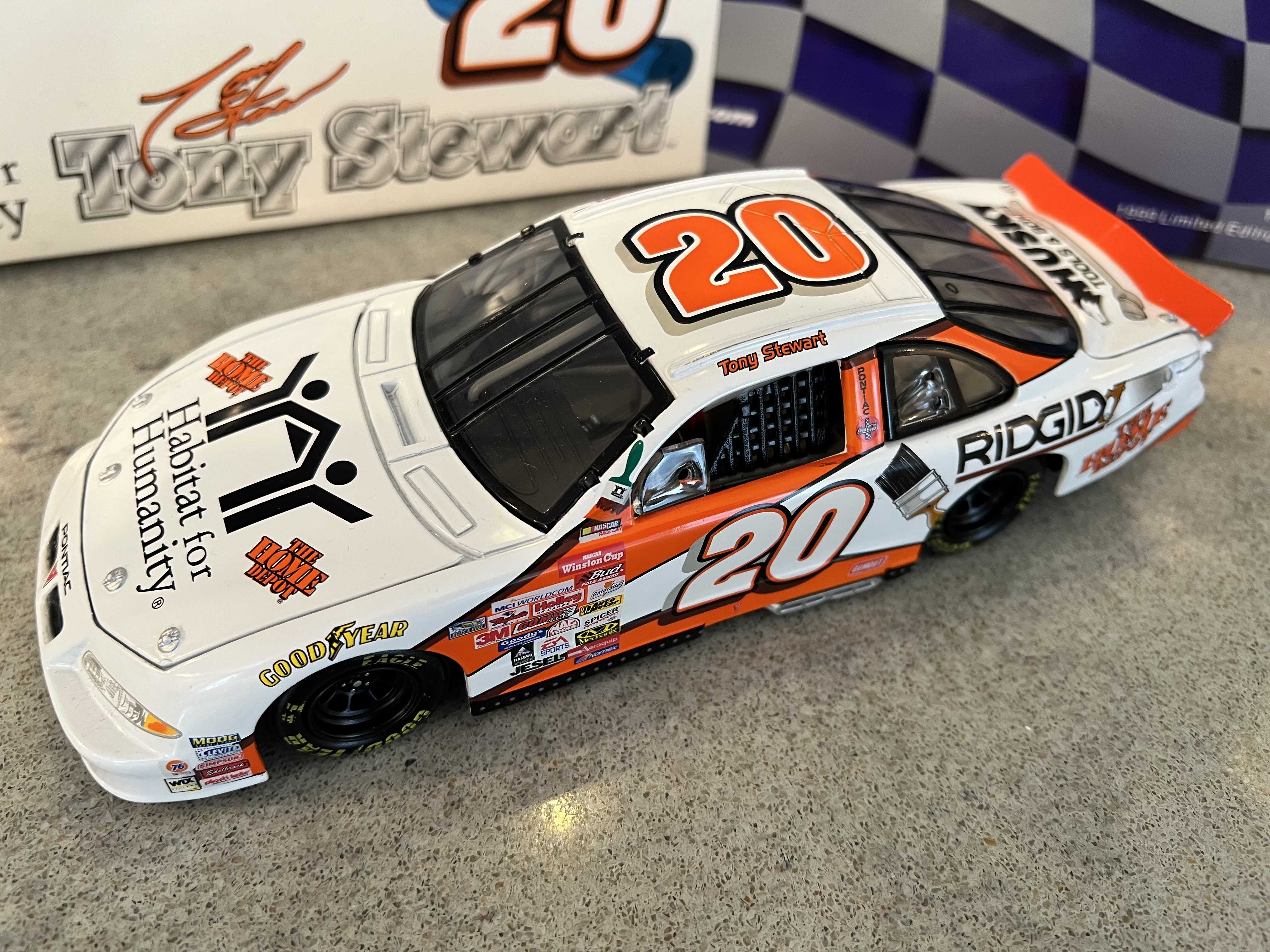 1999 Tony Stewart #20 Home Depot Habitat Action 1:24