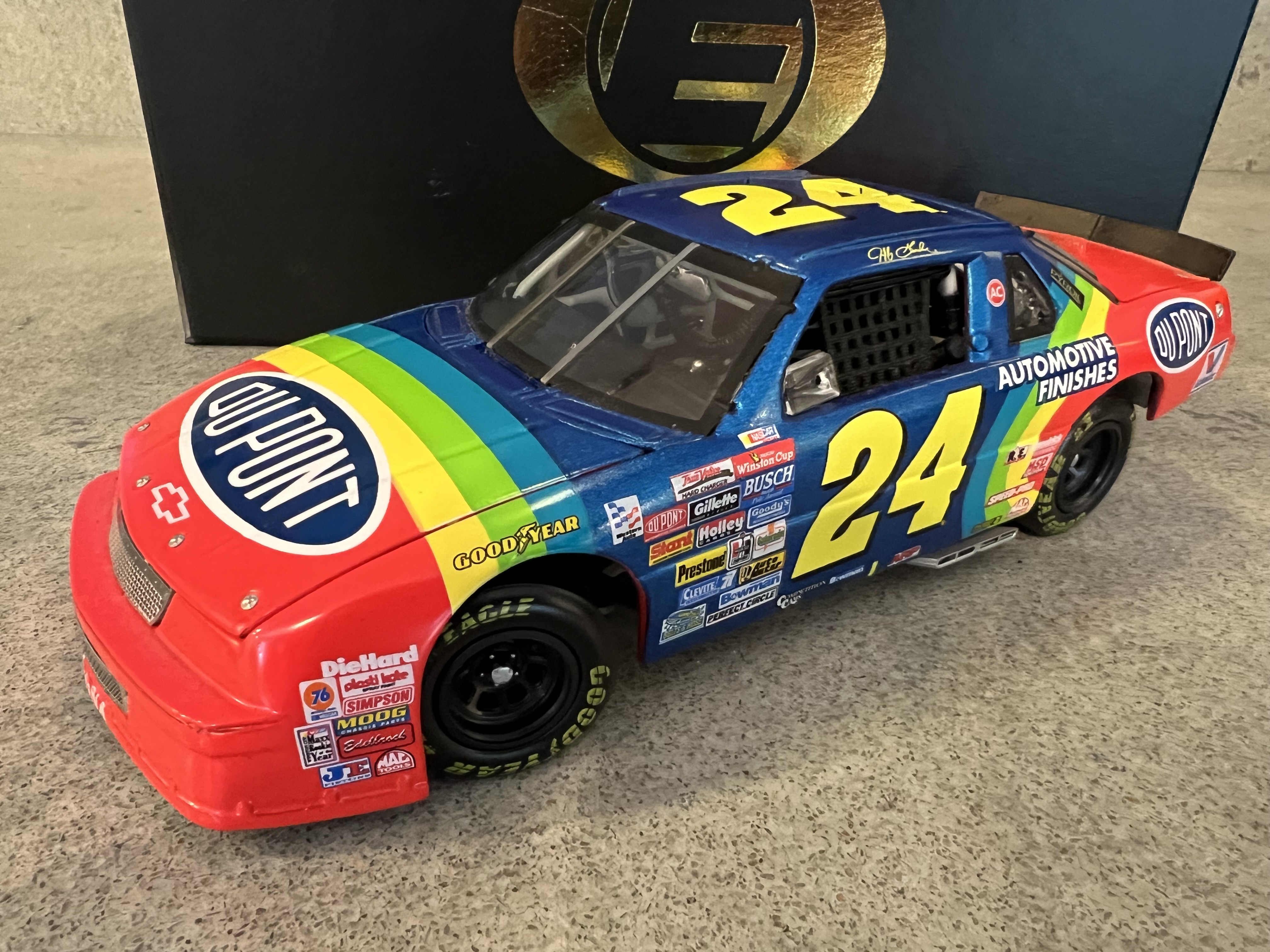 1993 Jeff Gordon #24 Dupont Lumina - Rookie of the Year 1:24 Action Elite