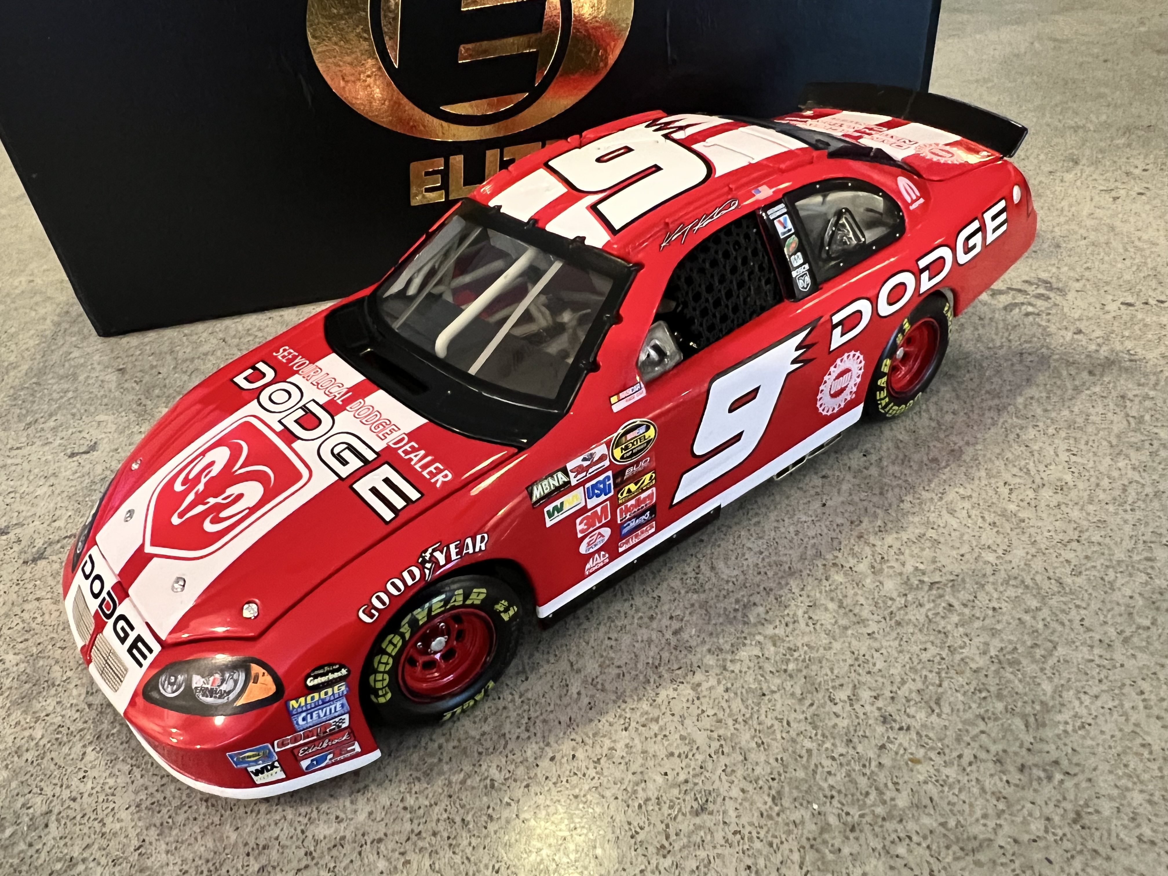 2004 Kasey Kahne #9 Dodge Dealers Dodge Intrepid - Action Elite Pit Cap Car 1 of 600