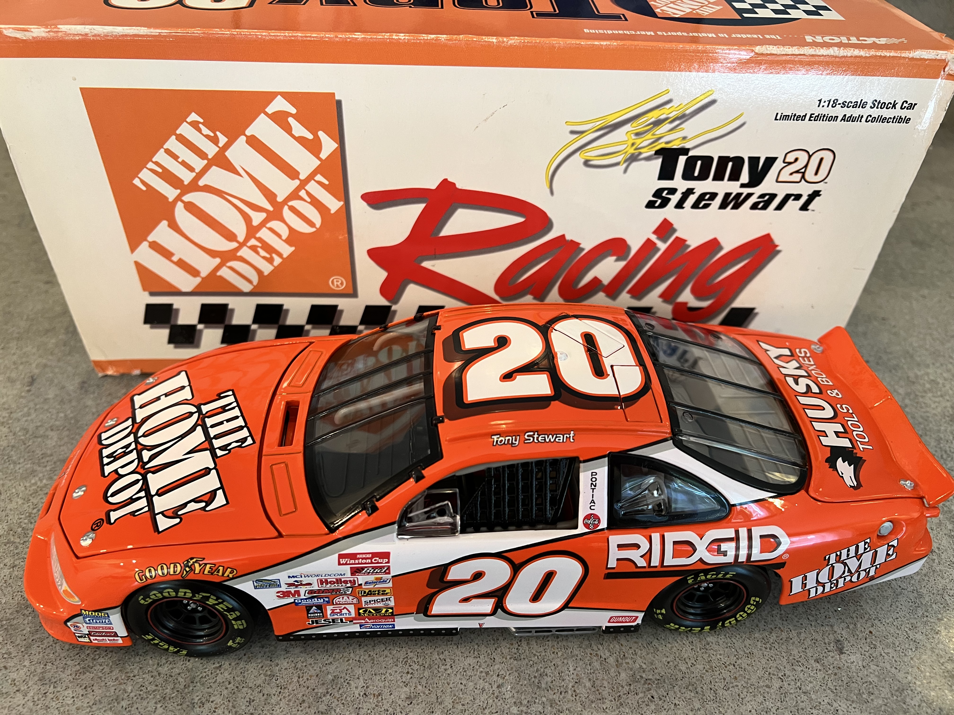 1999 Tony Stewart #20 Home Depot - Action 1:18