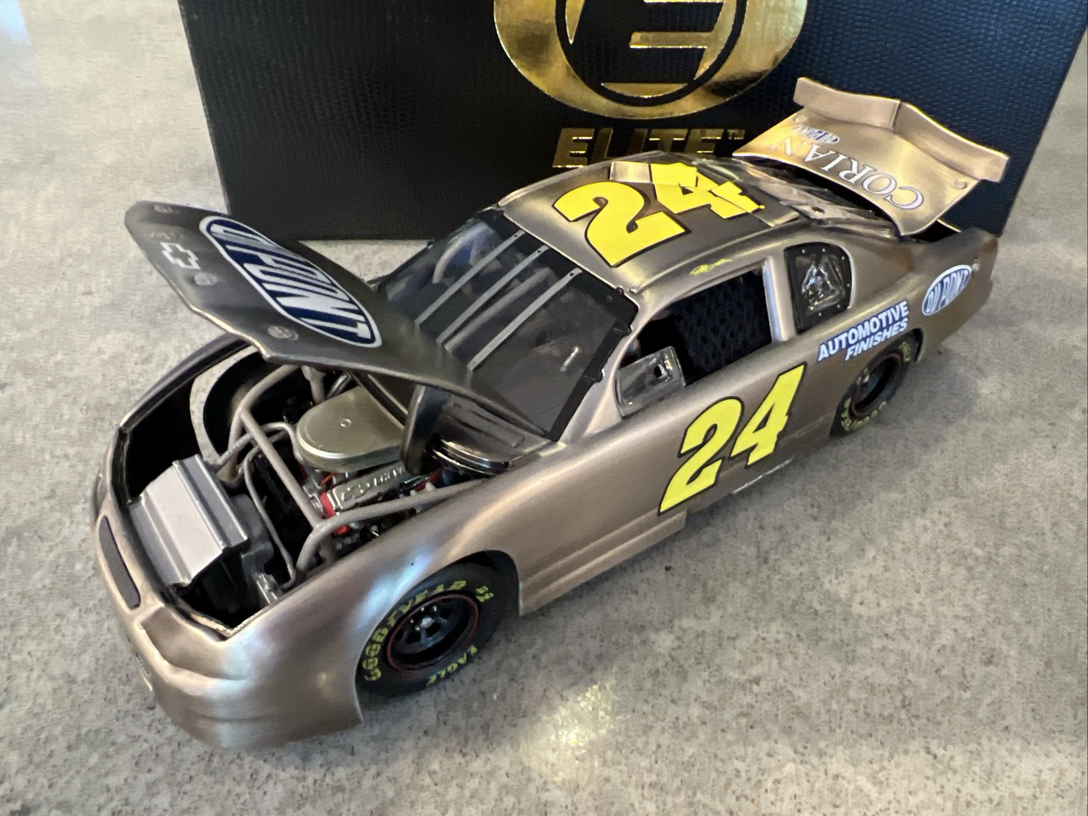2000 Jeff Gordon #24 Dupont Brushed Metal Test Car - Action Elite 1:24 1 of 3000