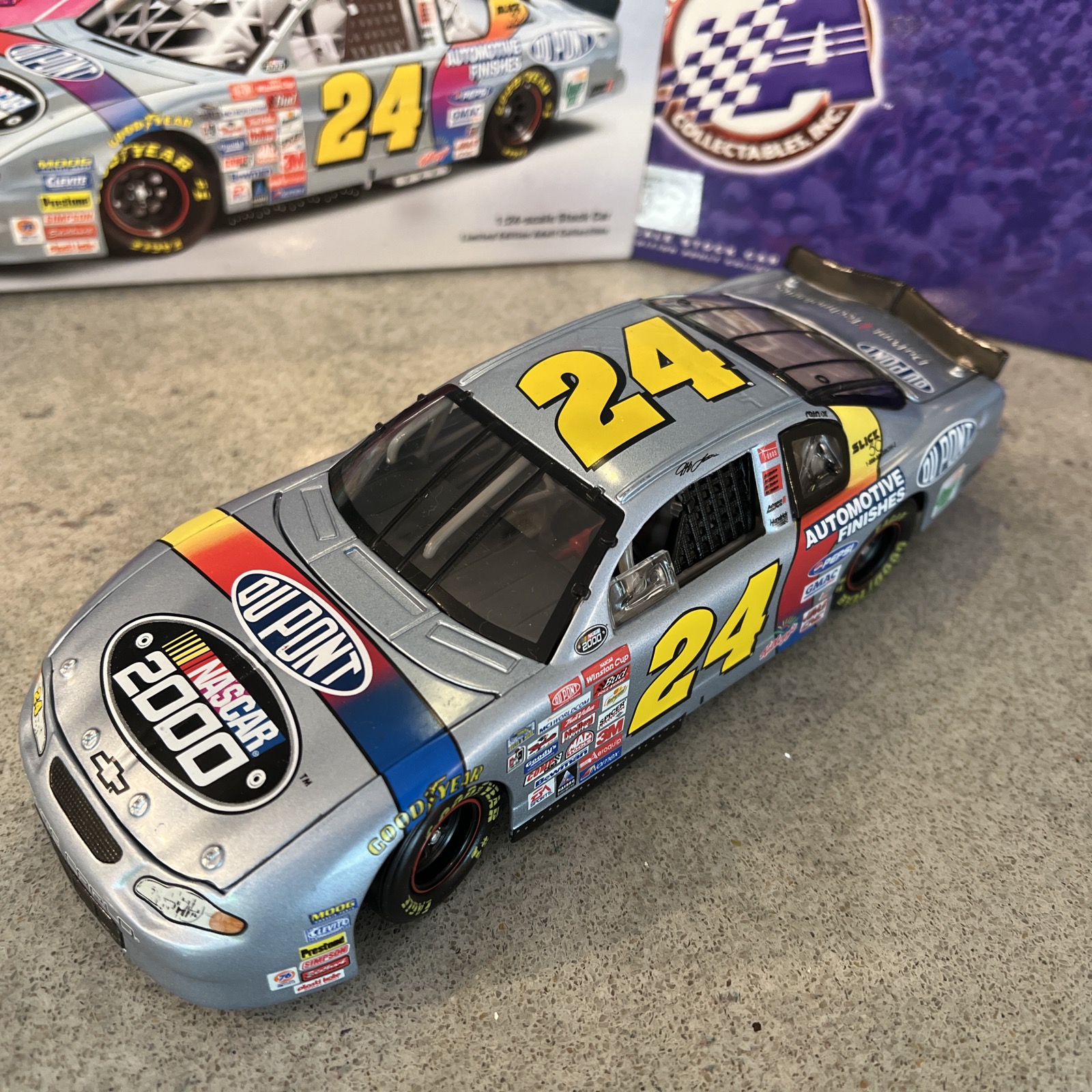 2000 Jeff Gordon #24 Dupont NASCAR 2000 Monte Carlo - Action 1:24
