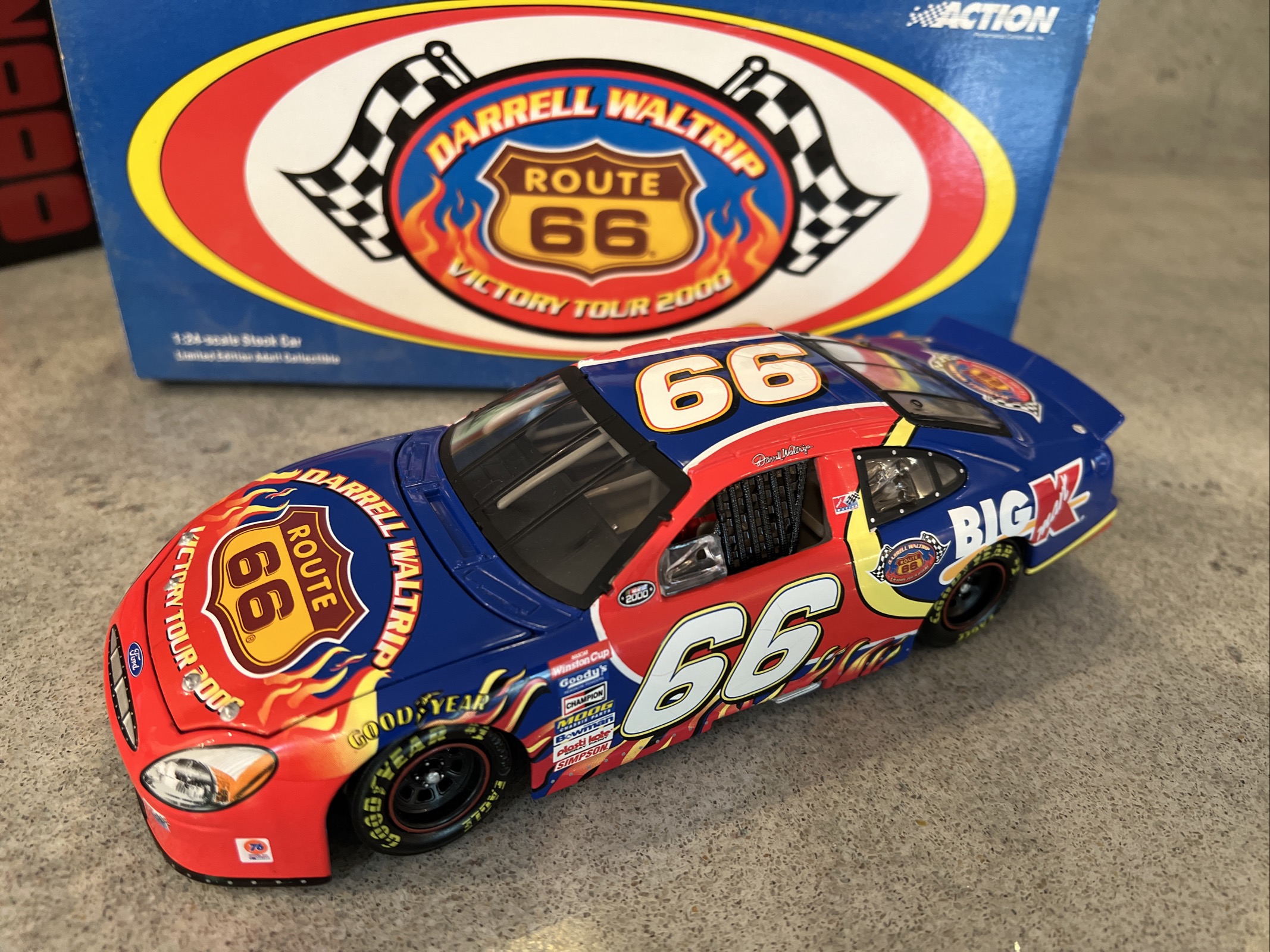 2000 Darrell Waltrip #66 Kmart Tarus - Action 1:24 1 of 1008