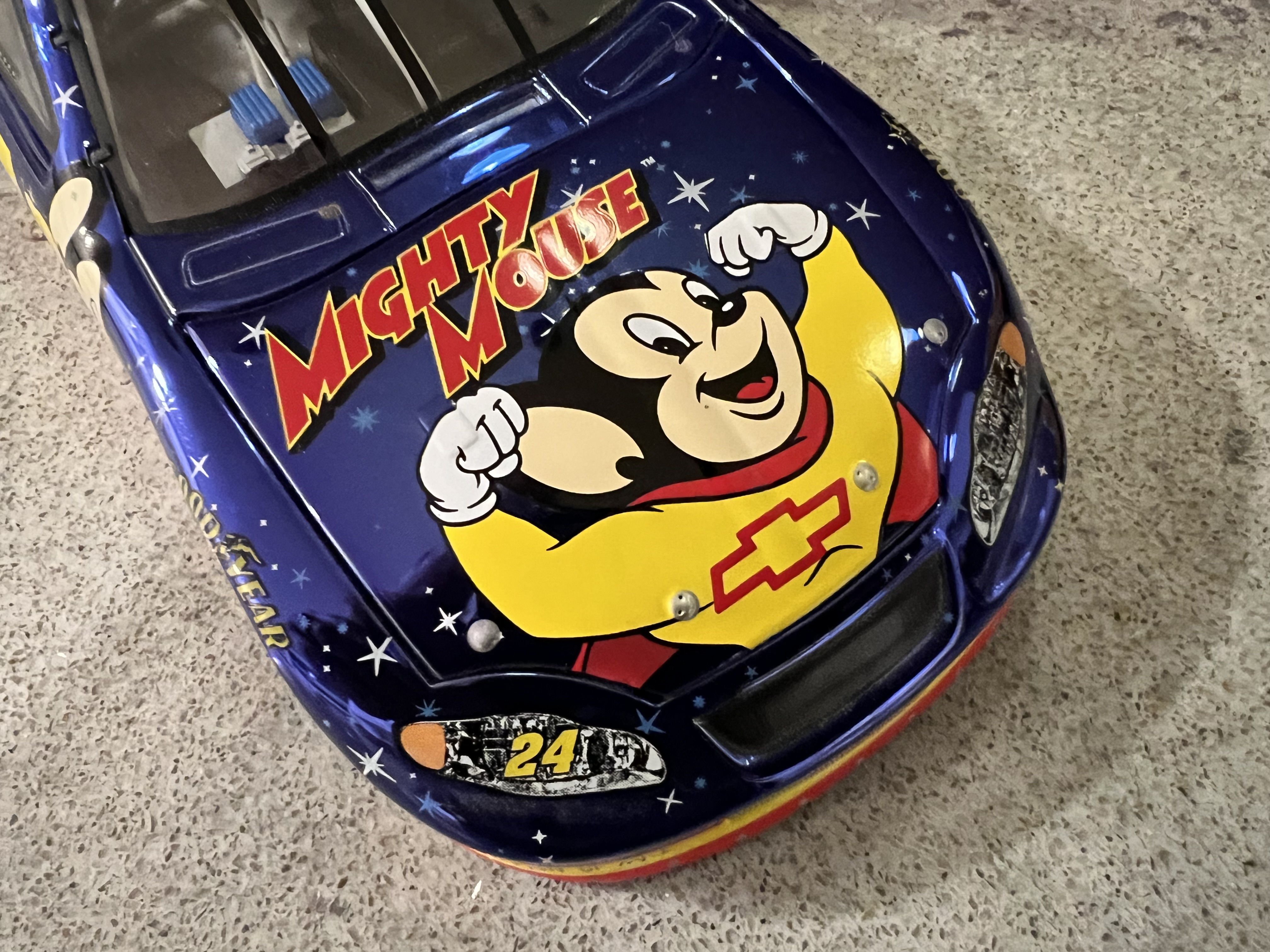 2005 Jeff Gordon #24 Foundation / Mighty Mouse - Action 1 of 3504